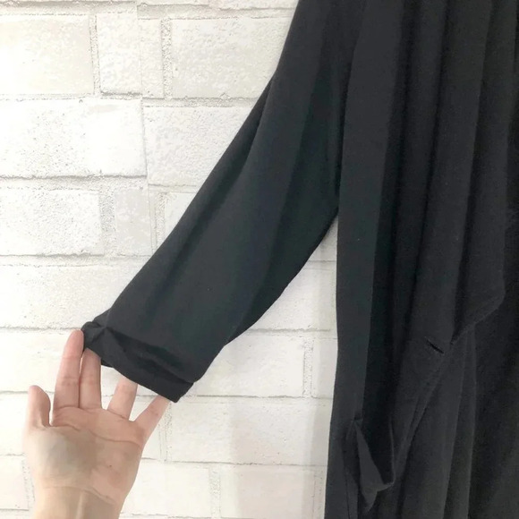 Cupcakes and Cashmere Black Cassie Cardigan Size Small - Picture 3 of 6